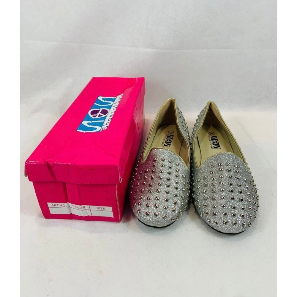 Brand New Women's Embellished Silver Glitter Flats